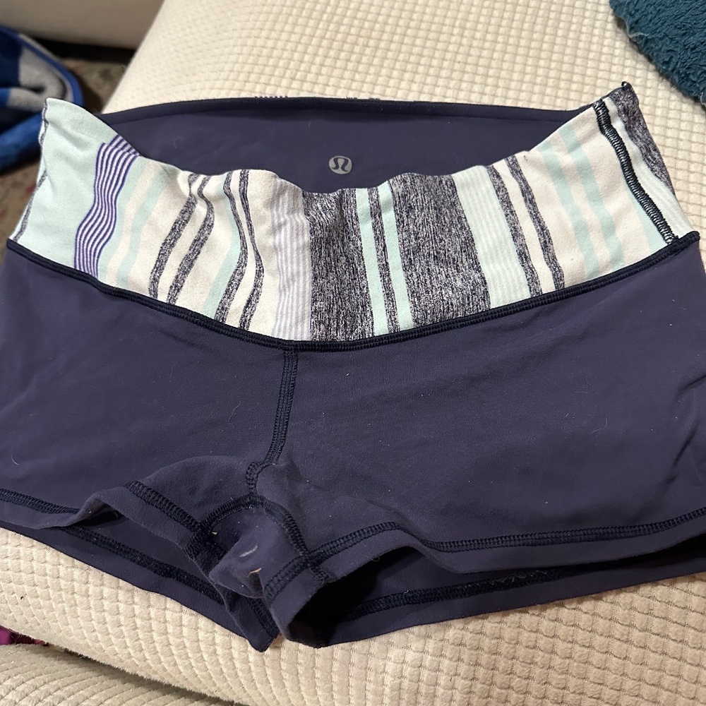 Lulu booty shorts